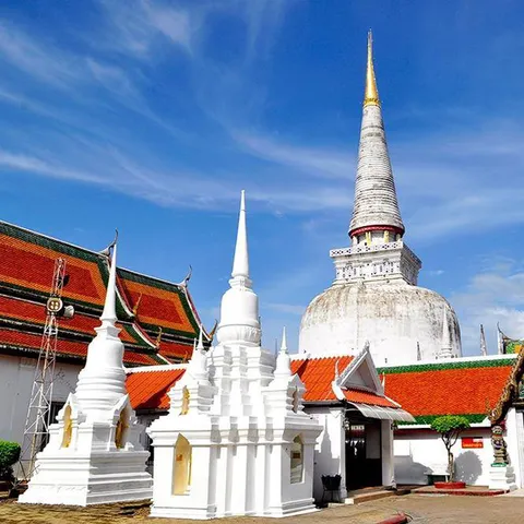 Wat Phra Mahathat Woramahawihan 