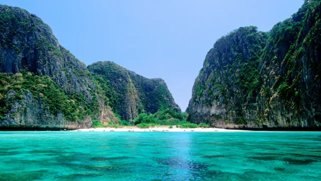 Thái Lan mở cửa trở lại vịnh Maya cho du khách sau 4 năm đóng cửa