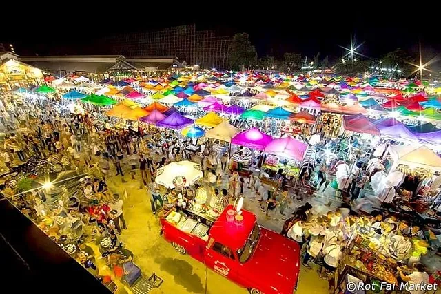 10 khu chợ đêm nổi tiếng tại Thái Lan