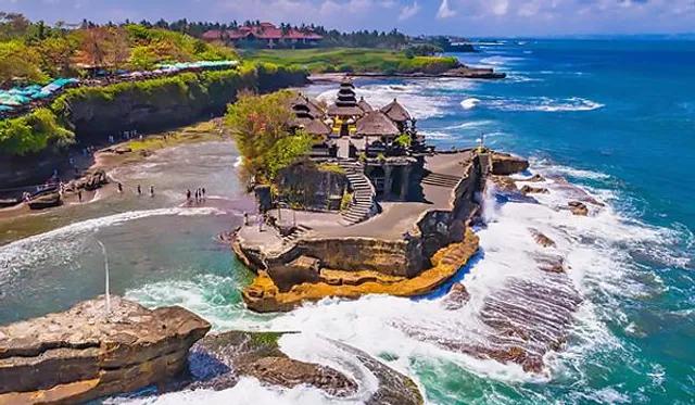 Ngoài Bali, biển đảo Indonesia có gì?