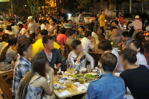 Văn hóa nhậu nhẹt và phong cách sống tại hẻm bia