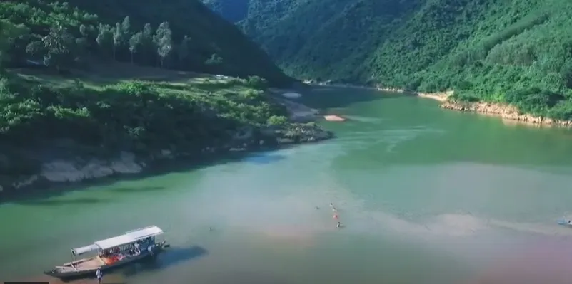 Ngược lên Hòn Kẽm Đá Dừng - Báo Đắk Lắk điện tử