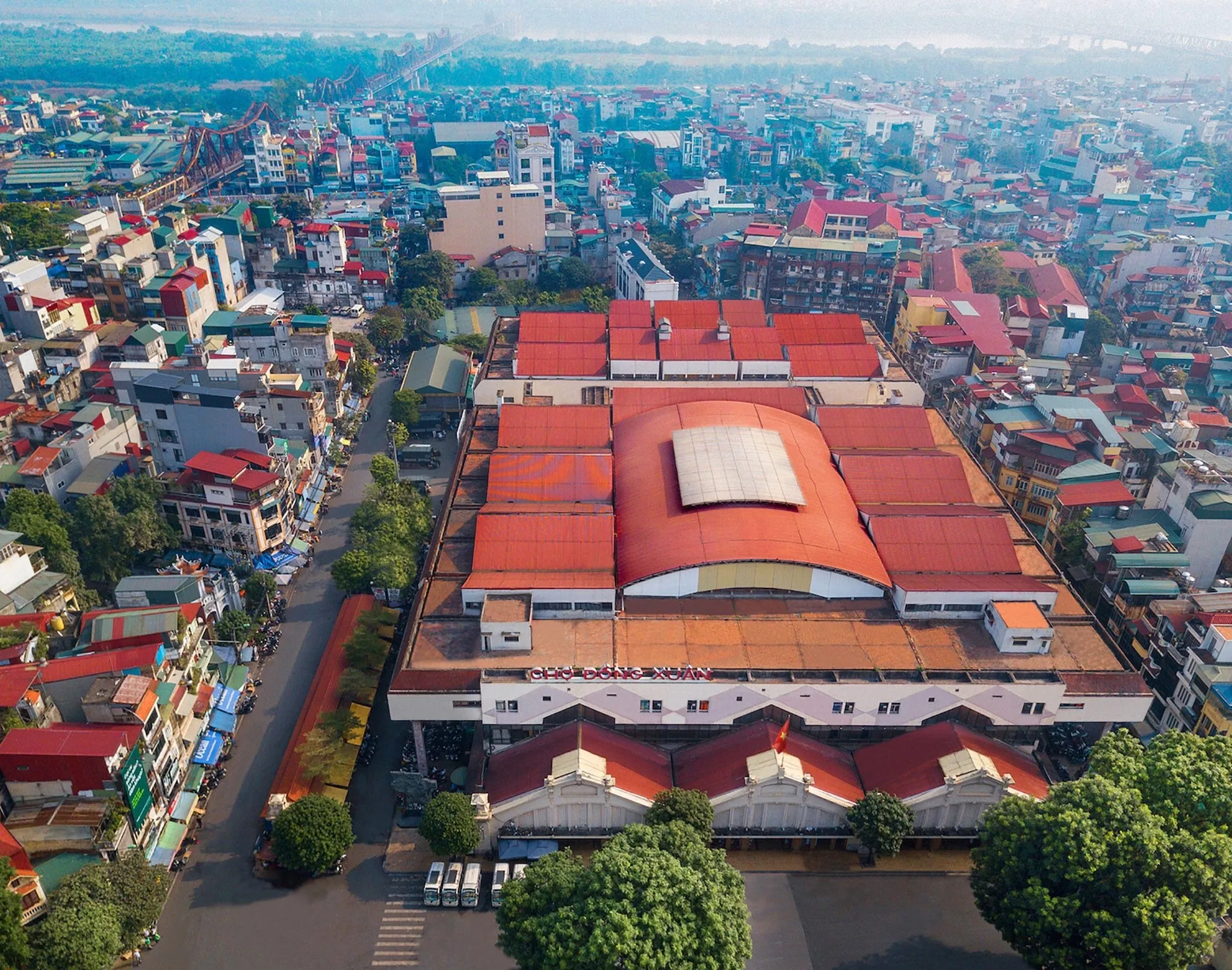 Kiến trúc độc đáo của chợ Đồng Xuân