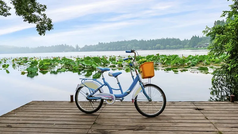 Transportation: Getting to and Around West Lake