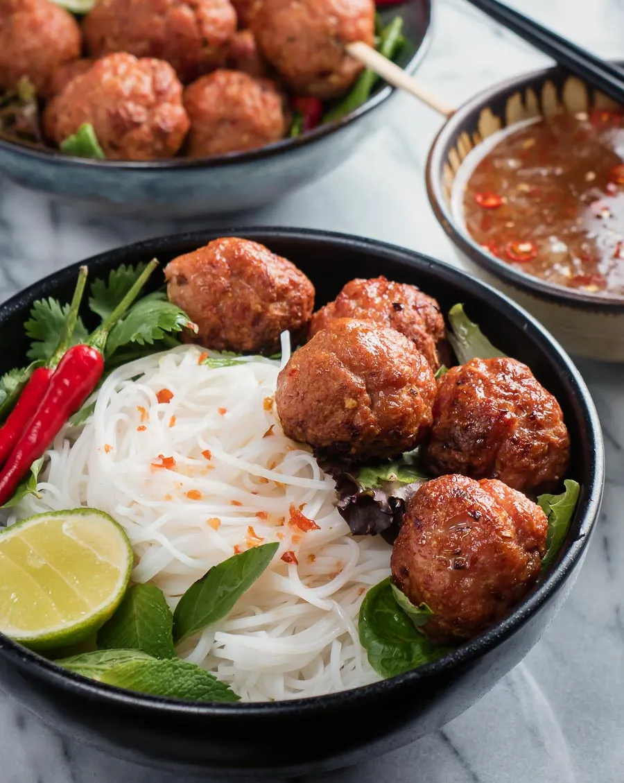 Pairing Bun Cha: Perfect Accompaniments and Drinks
