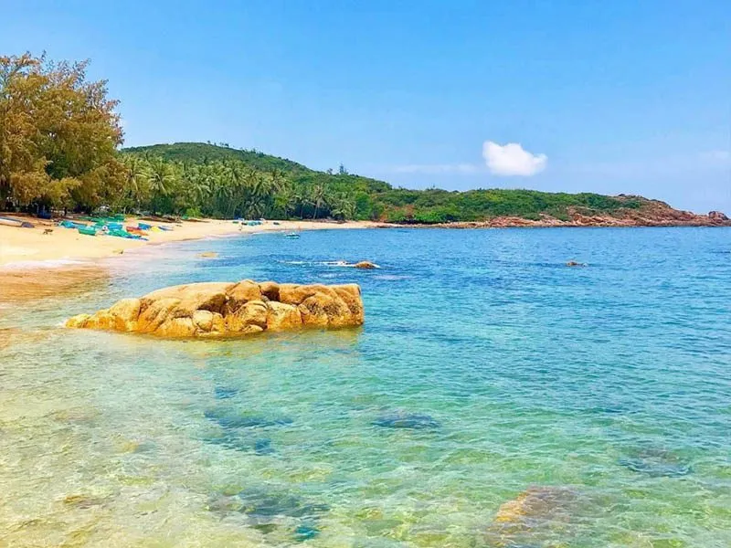 Khám phá các bãi biển hoang sơ