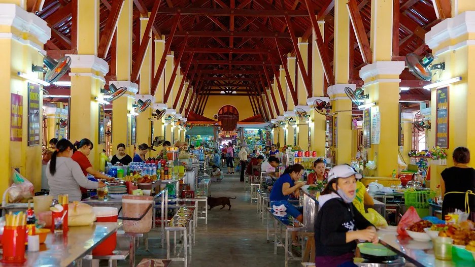 Exploring the Hoi An Central Market