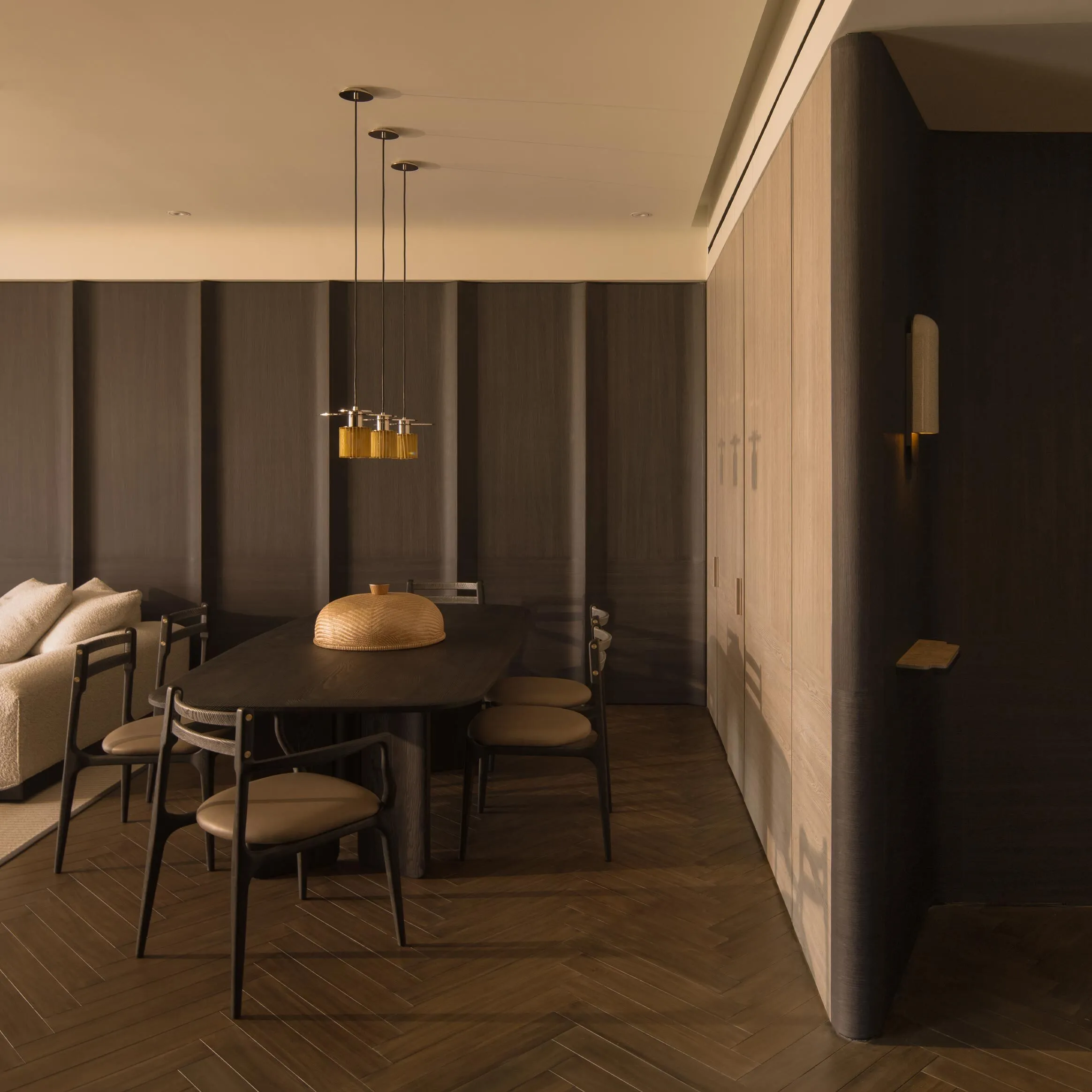 Modern Hideaways: Blending Tradition with Innovation