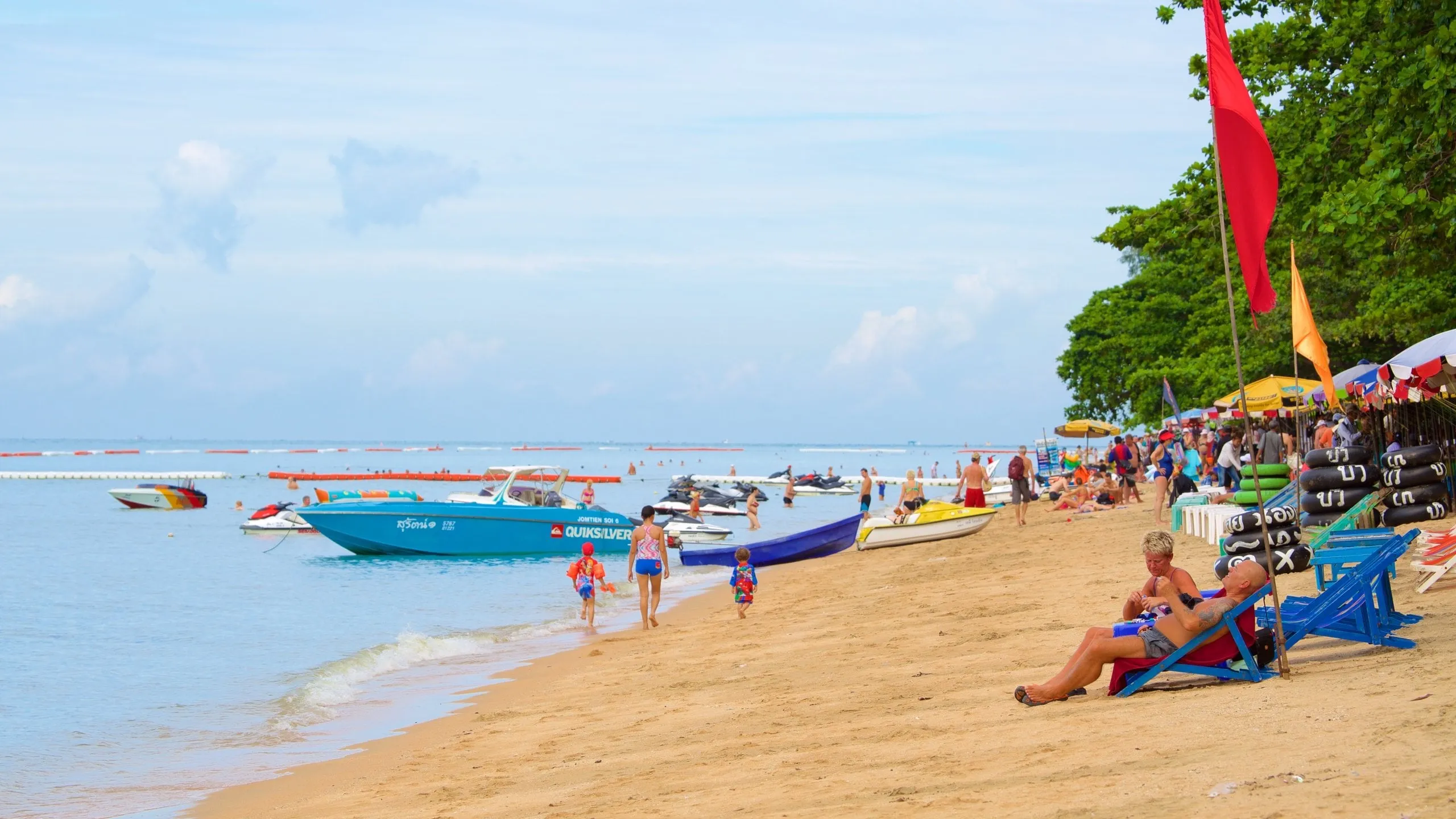 Jomtien Beach - Pattaya Attraction | Expedia.com.au