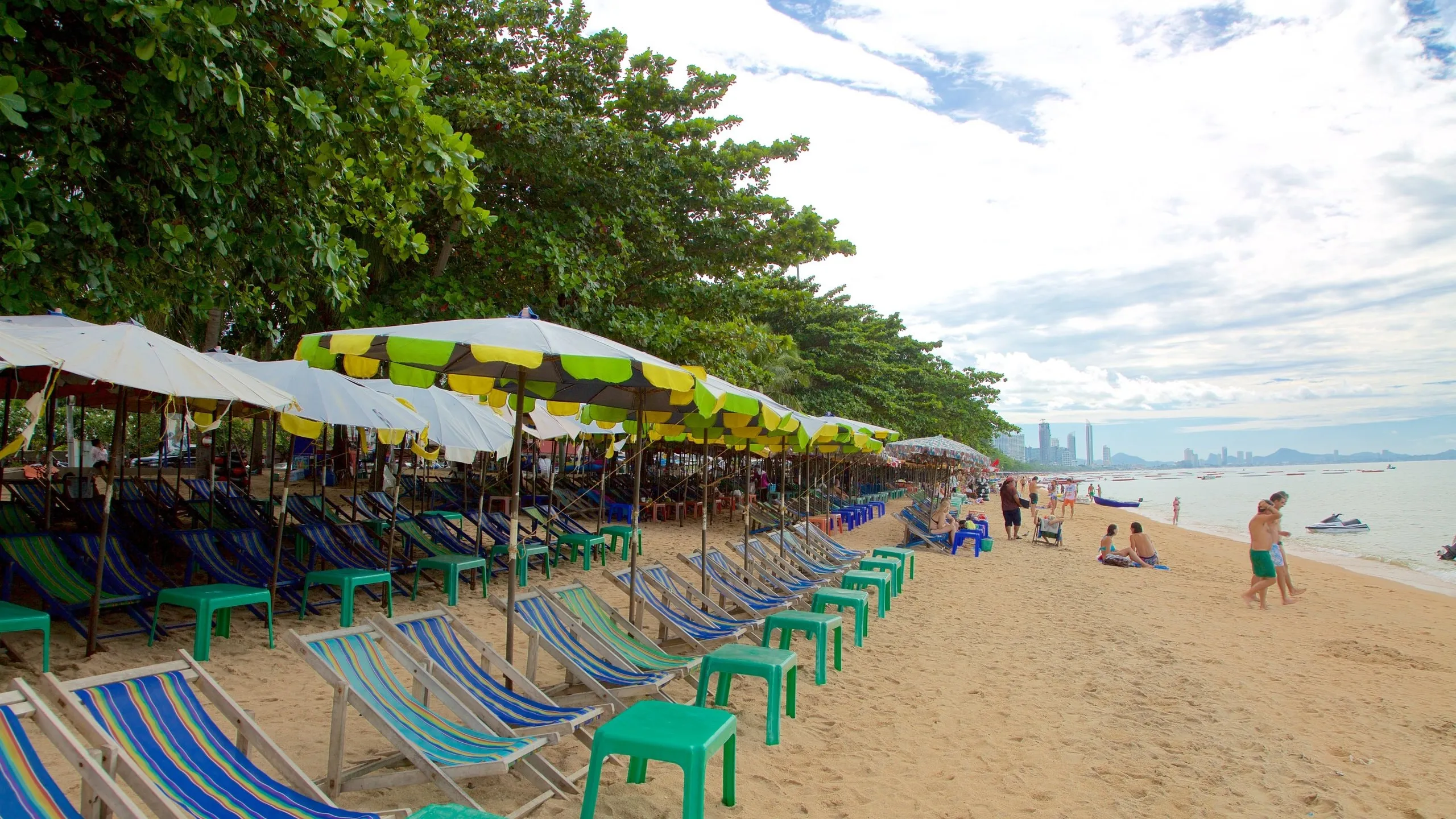 Jomtien Beach - Pattaya Attraction | Expedia.com.au
