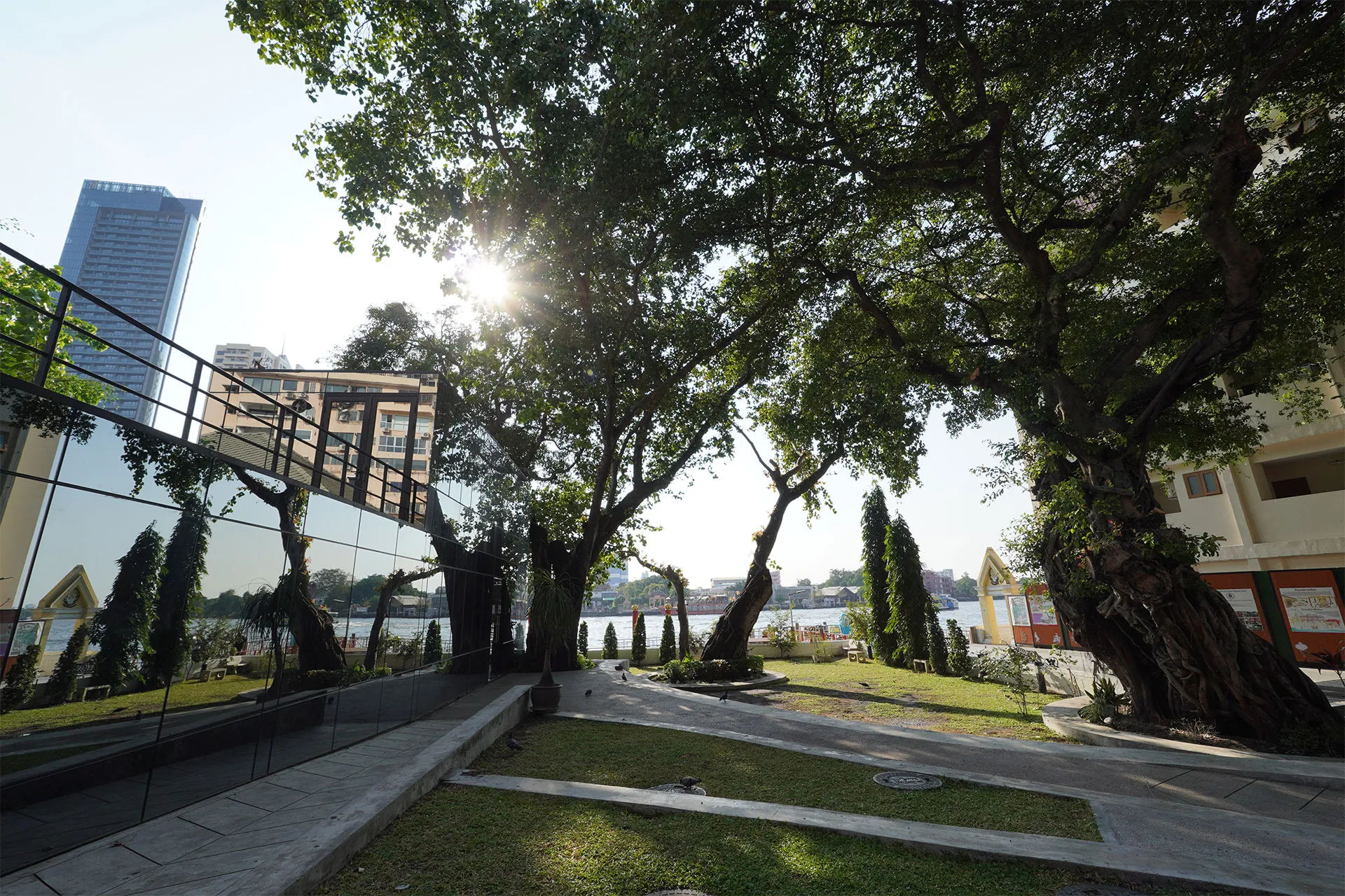 A Day in Talat Noi: Uncovering Bangkok's Artistic Corner