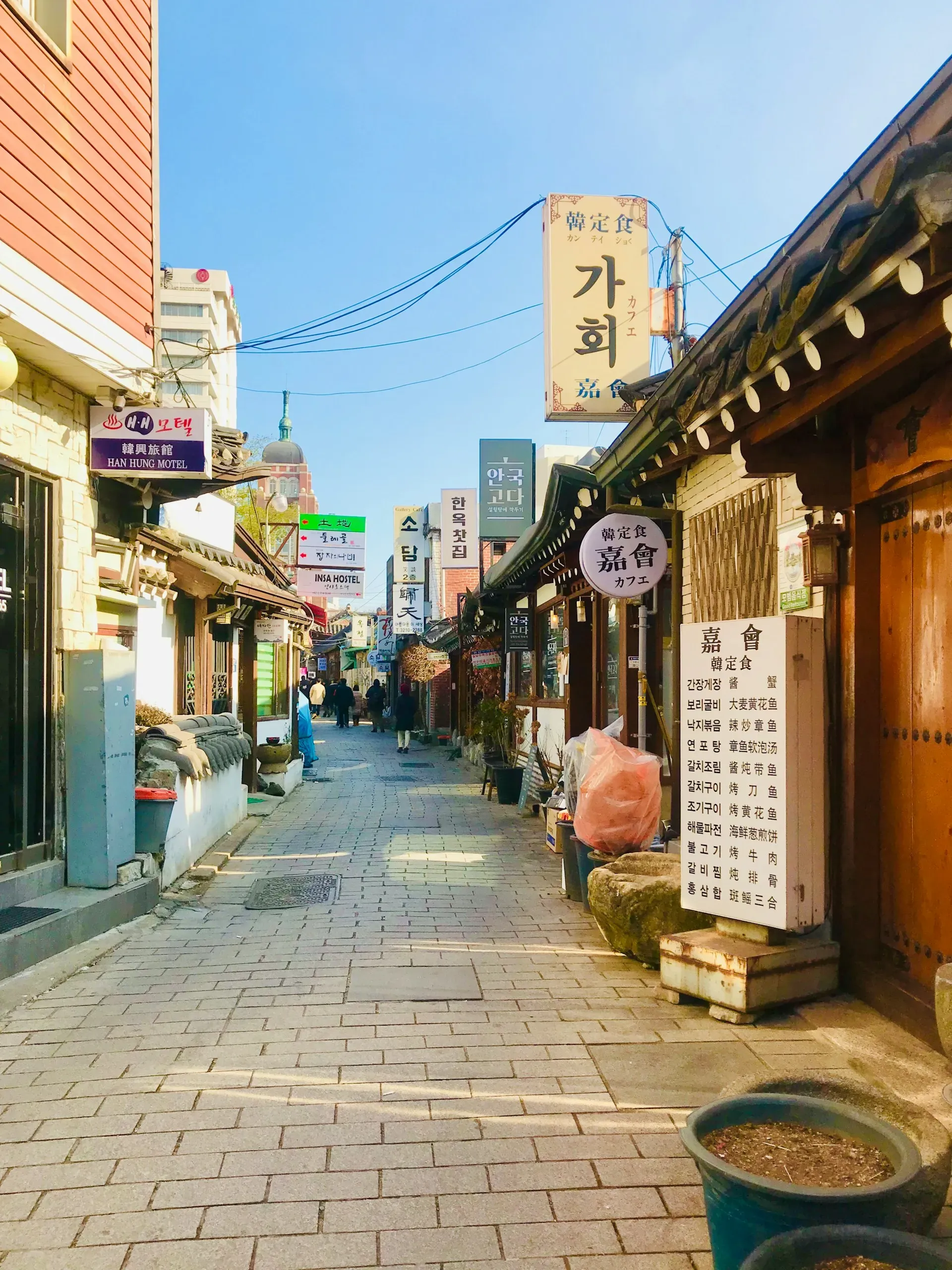 Navigating Insa-dong: Tips for First-Time Visitors