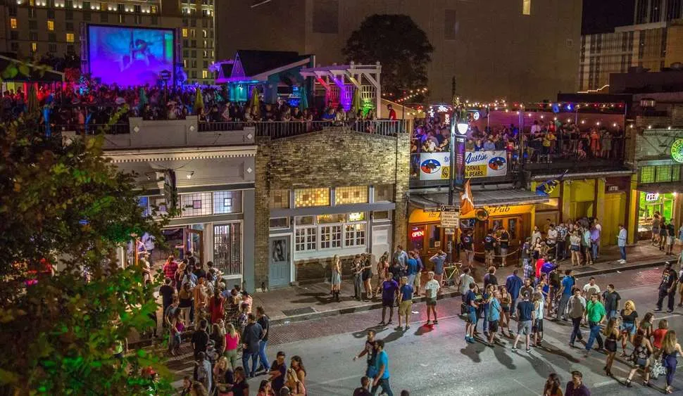 Nightlife and Bars: Where Austin Comes Alive