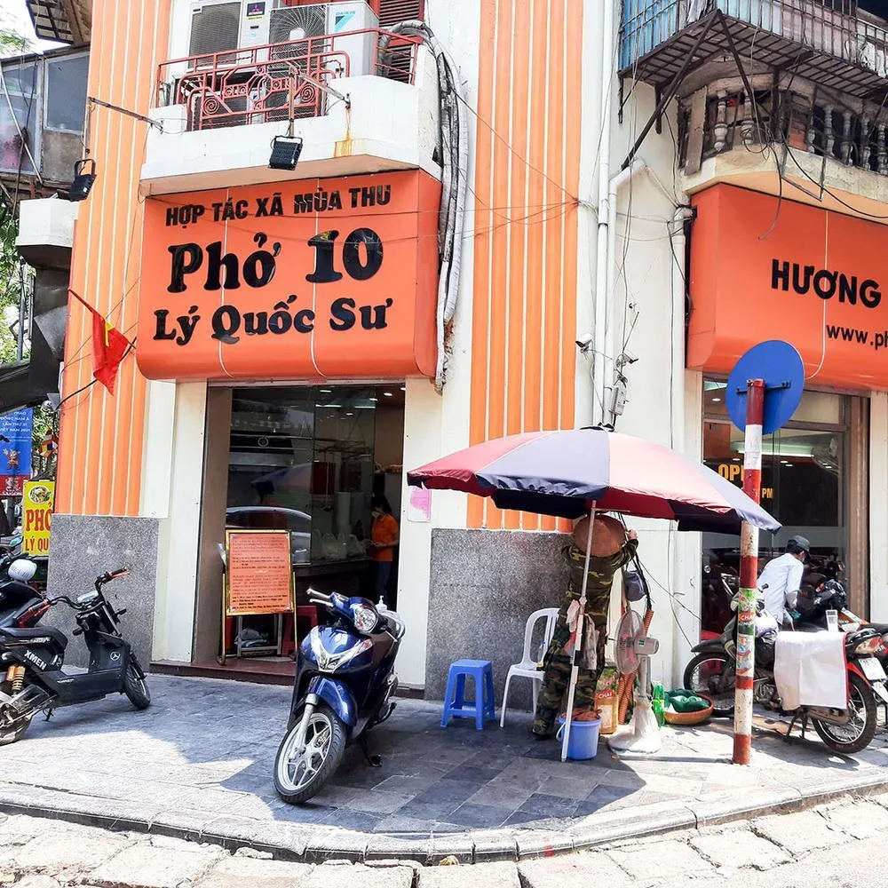 Phở 10 Lý Quốc Sư - Địa chỉ quen thuộc của người dân Hà Nội