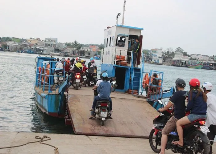 Khám phá vẻ đẹp hoang sơ trên đảo Tam Hải Quảng Nam