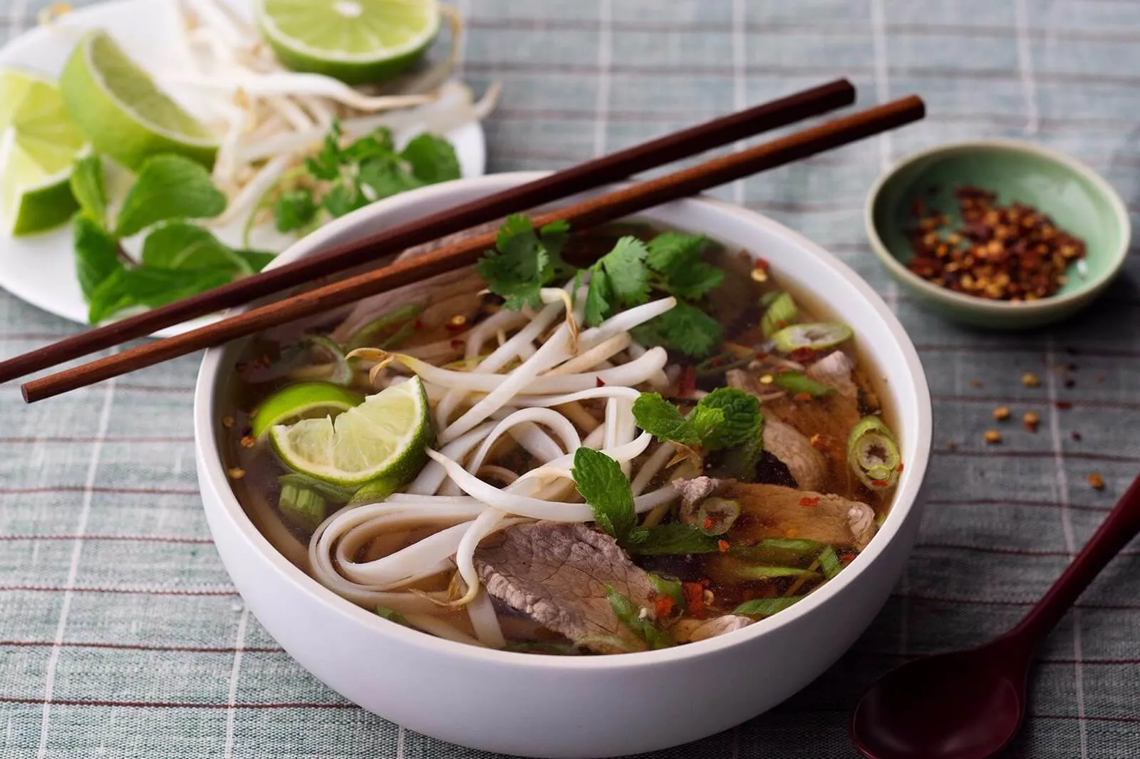 Mẹo nhỏ để tự nấu phở Hà Nội tại nhà