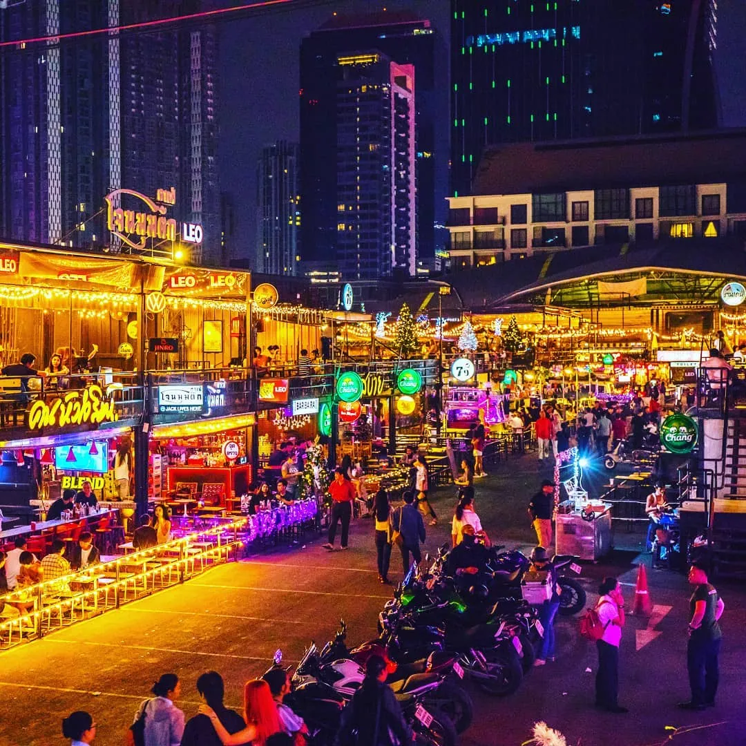 Hoạt Động Giải Trí Đêm Ở Khao San
