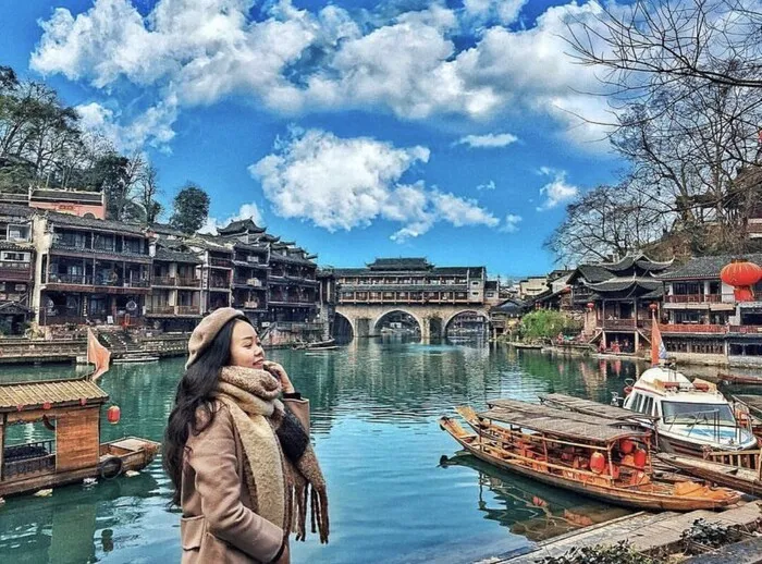 Giới thiệu về Phượng Hoàng Cổ Trấn