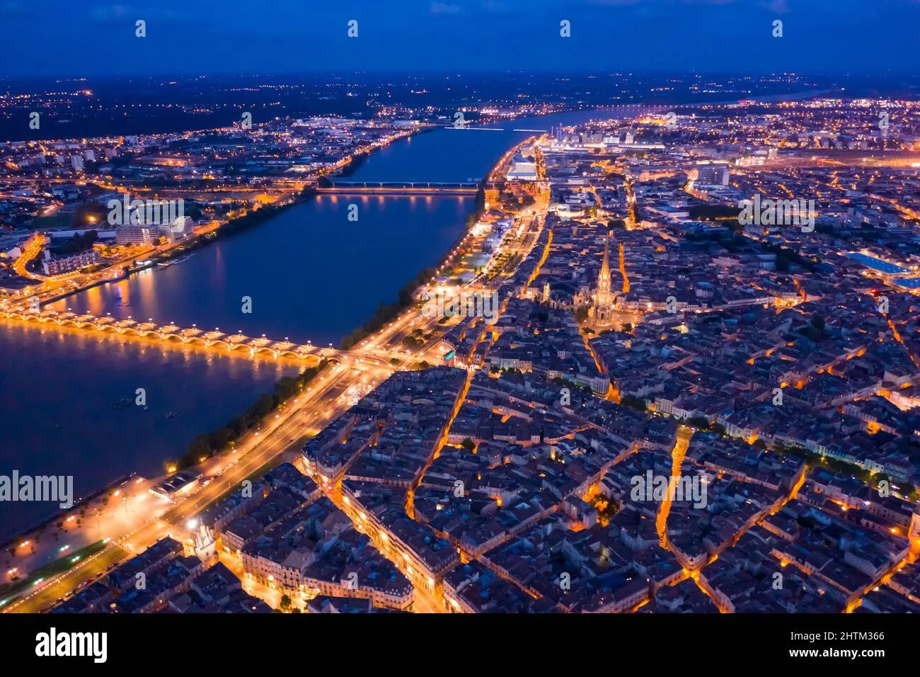 Bordeaux by Night: Illuminated Walks and Evening Ambiance