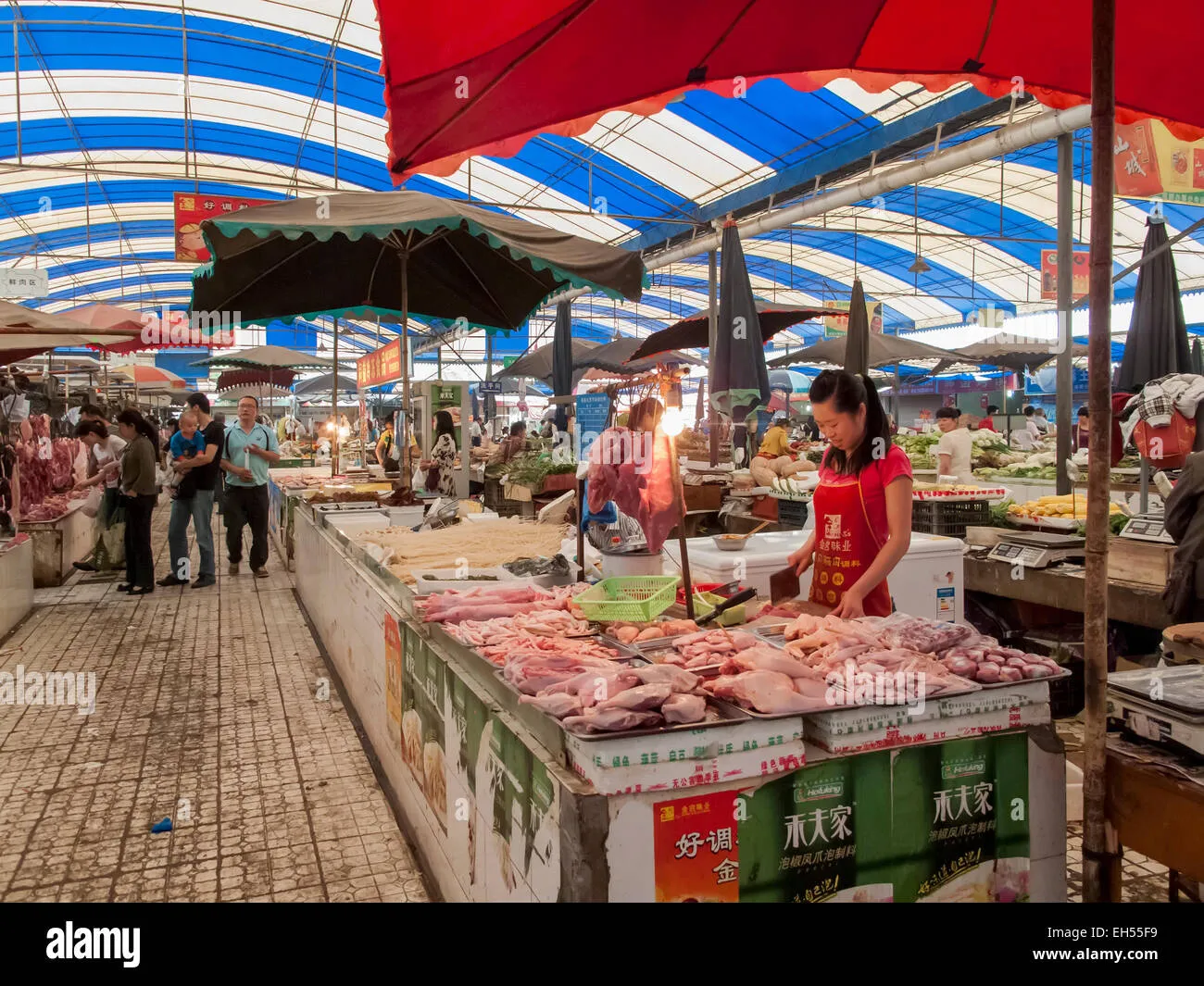 Exploring Chengdu's Street Food Scene