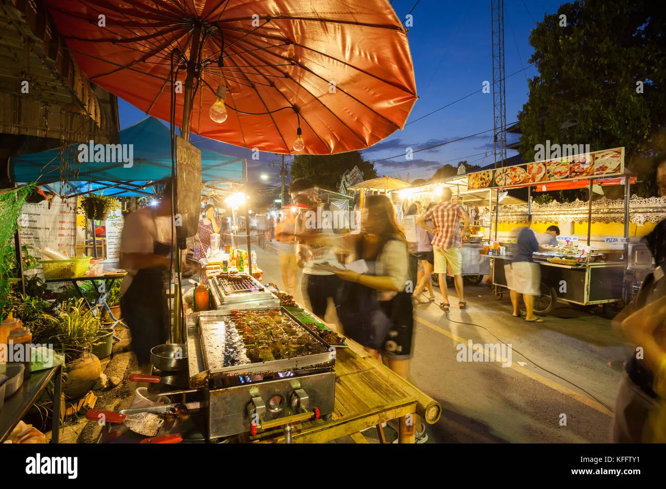 Pai Walking Street: Night Markets and Local Cuisine