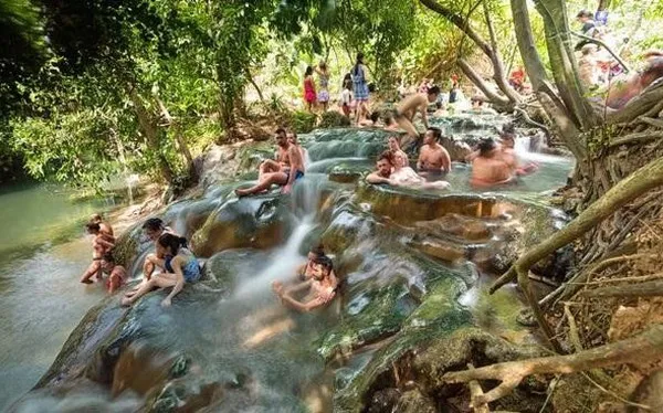 Khách du lịch đến Thái Lan bị tính tiền gấp 10 dân bản địa, netizen: "Nhập gia tùy tục"