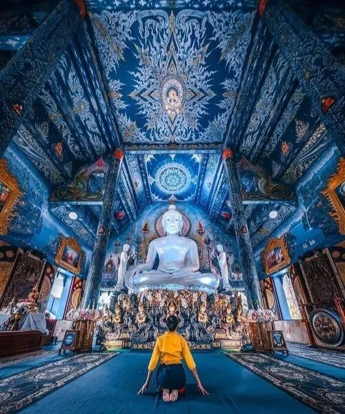 Wat Rong Seur Ten Thái Lan, ngôi đền Xanh đặc biệt nổi bật ở Chiang Rai