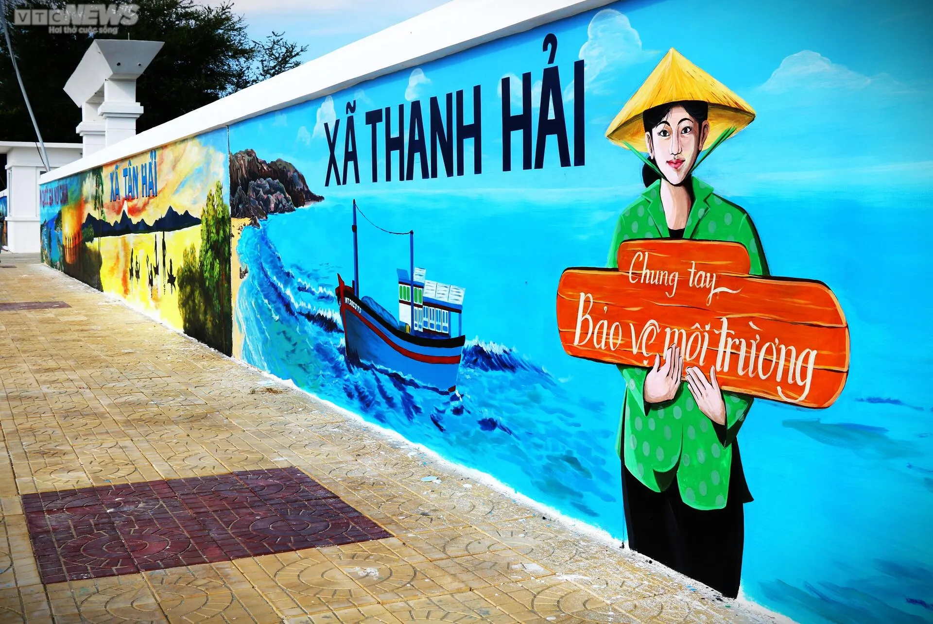 Những bức tranh tường nổi bật không thể bỏ qua