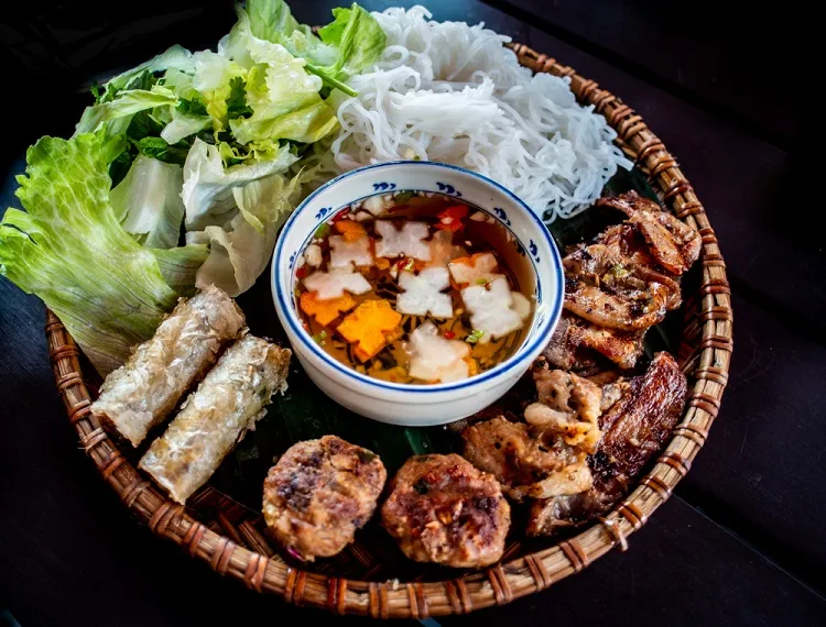 Những Món Ăn Đường Phố Nổi Bật