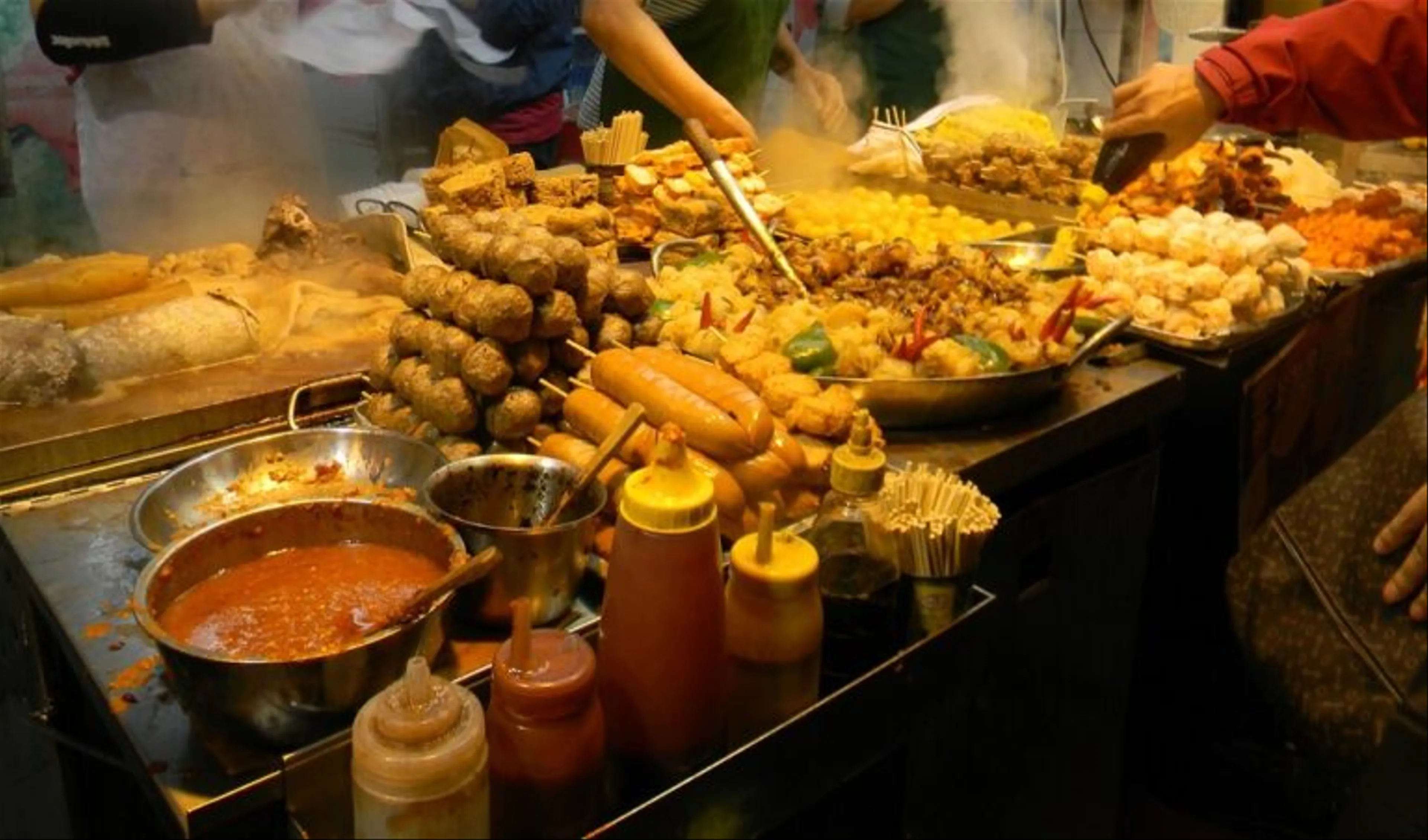 Khám Phá Thế Giới Ẩm Thực Đường Phố Quận 4: Những Món Ngon Không Thể Bỏ Qua