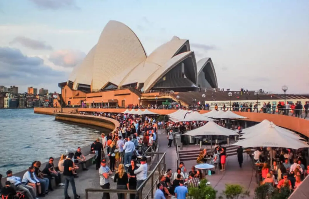 Nightlife and Entertainment Hotspots