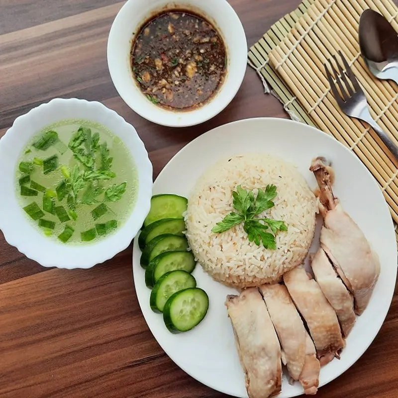 Khao Man Gai: Cơm Gà Kiểu Thái