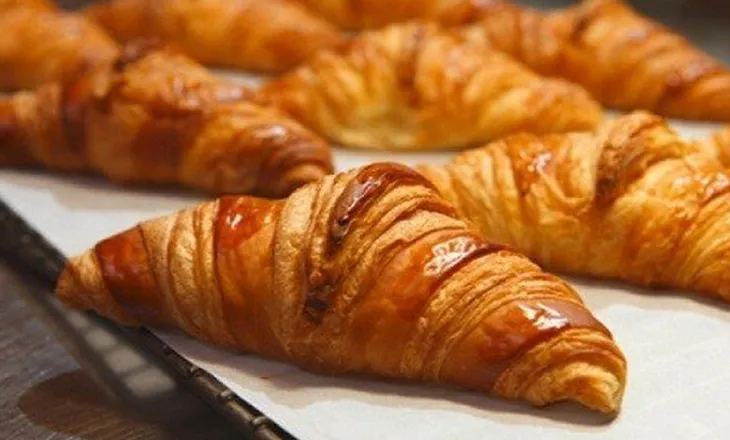 Nguồn gốc và sự phát triển của bánh croissant
