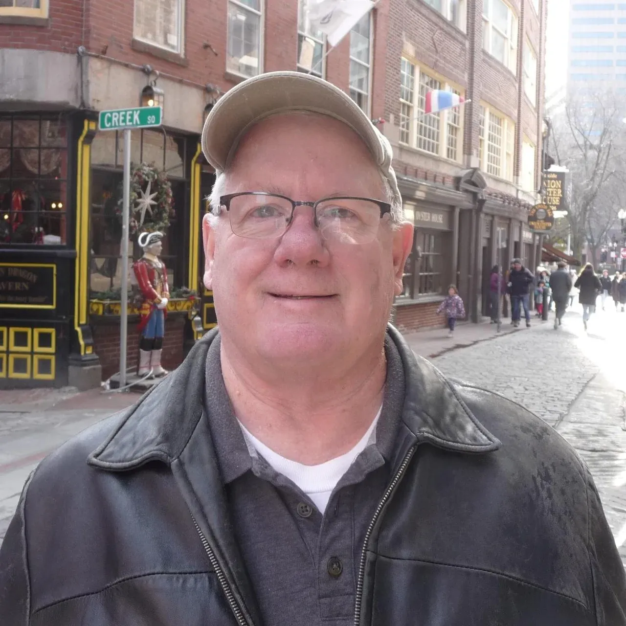Connecting with Local Guides and Tours