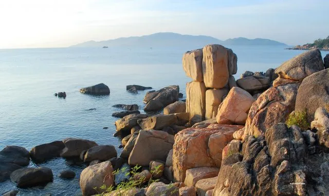 Khám phá du lịch Hòn Vợ Hòn Chồng Nha Trang