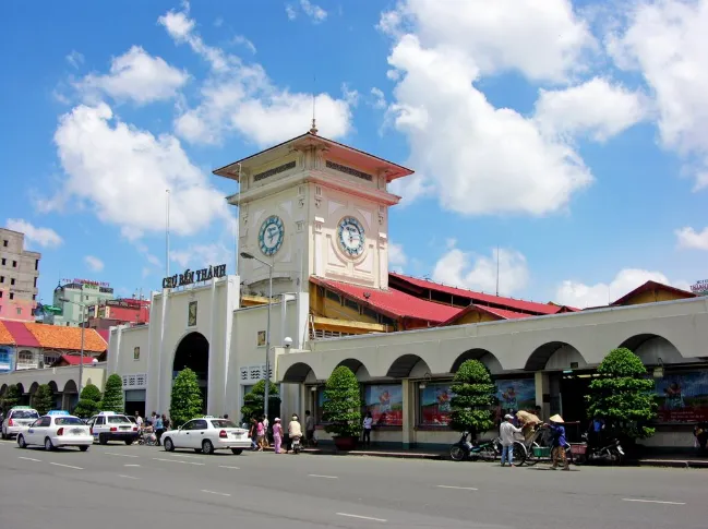 Kiến Trúc Đặc Trưng Của Chợ Bến Thành
