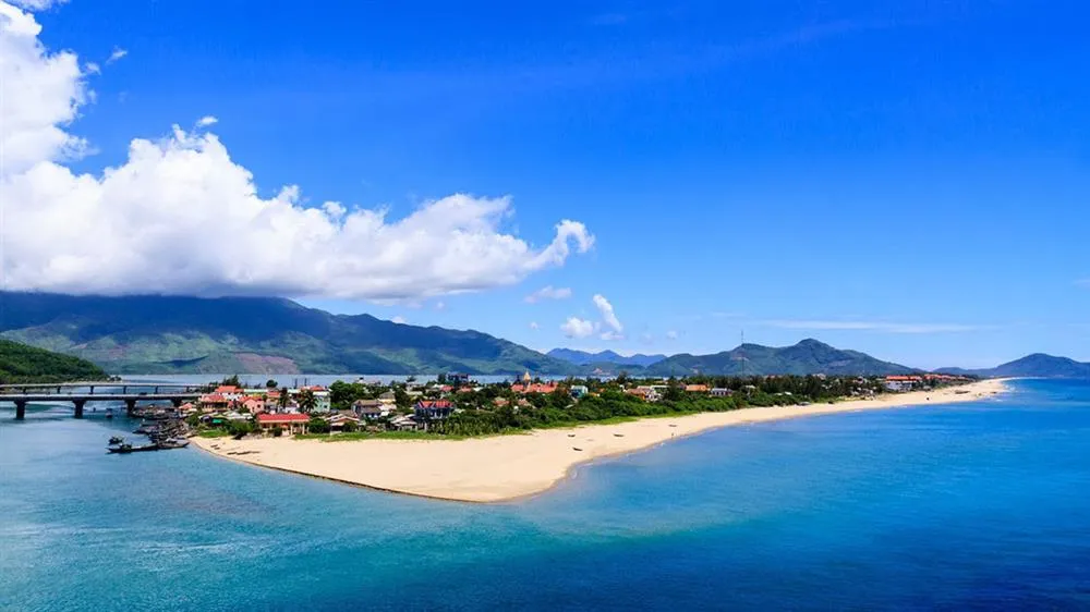 Lăng Cô - Nơi nghỉ dưỡng lý tưởng và yên bình