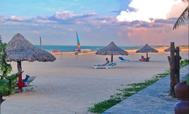 Biển Bảo Ninh Quảng Bình - Khám phá vẻ đẹp "hoang sơ" độc đáo bên núi bên sông