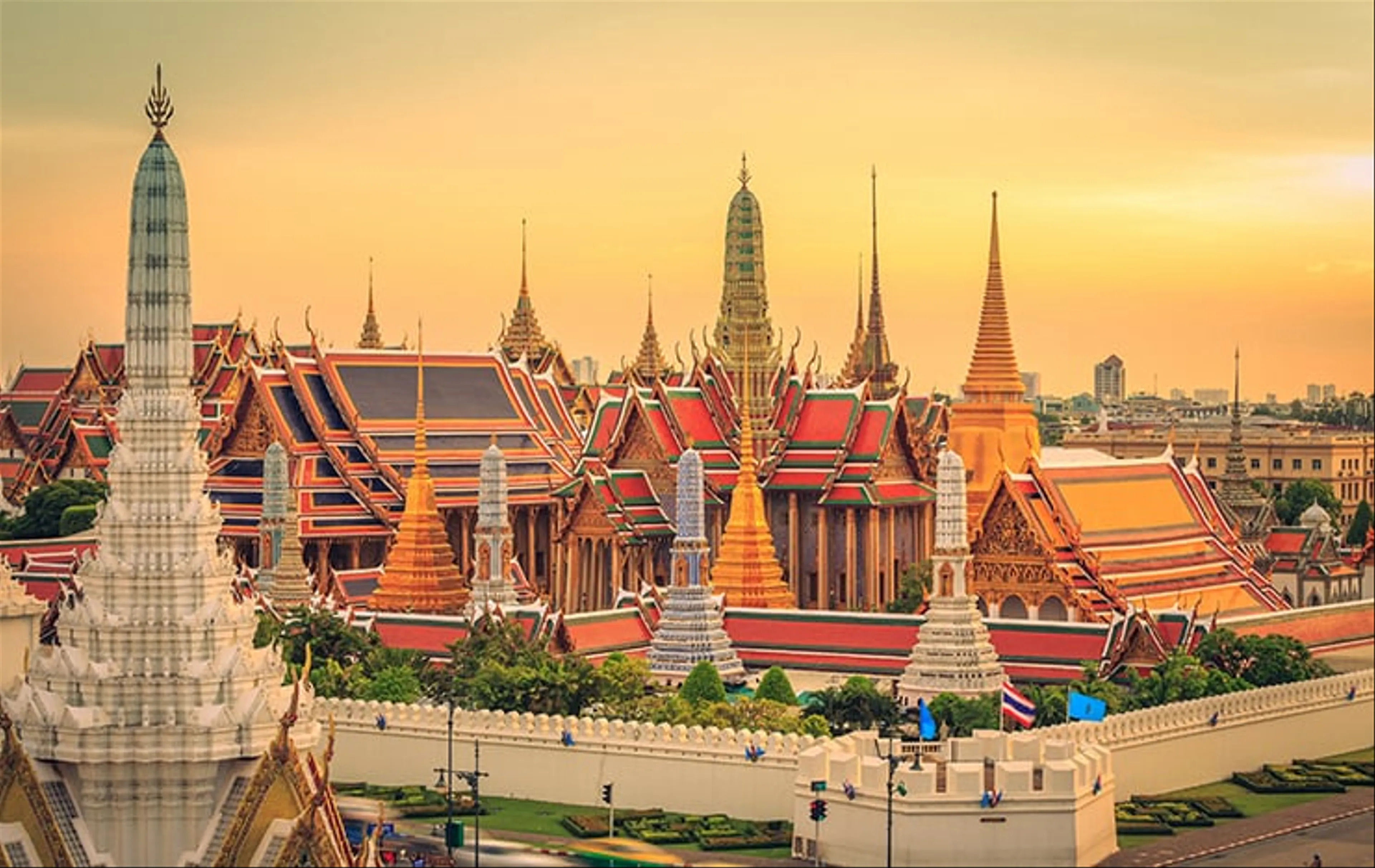 Khám Phá Ngôi Đền Wat Phra Kaew: Viên Ngọc Quý Giữa Lòng Bangkok