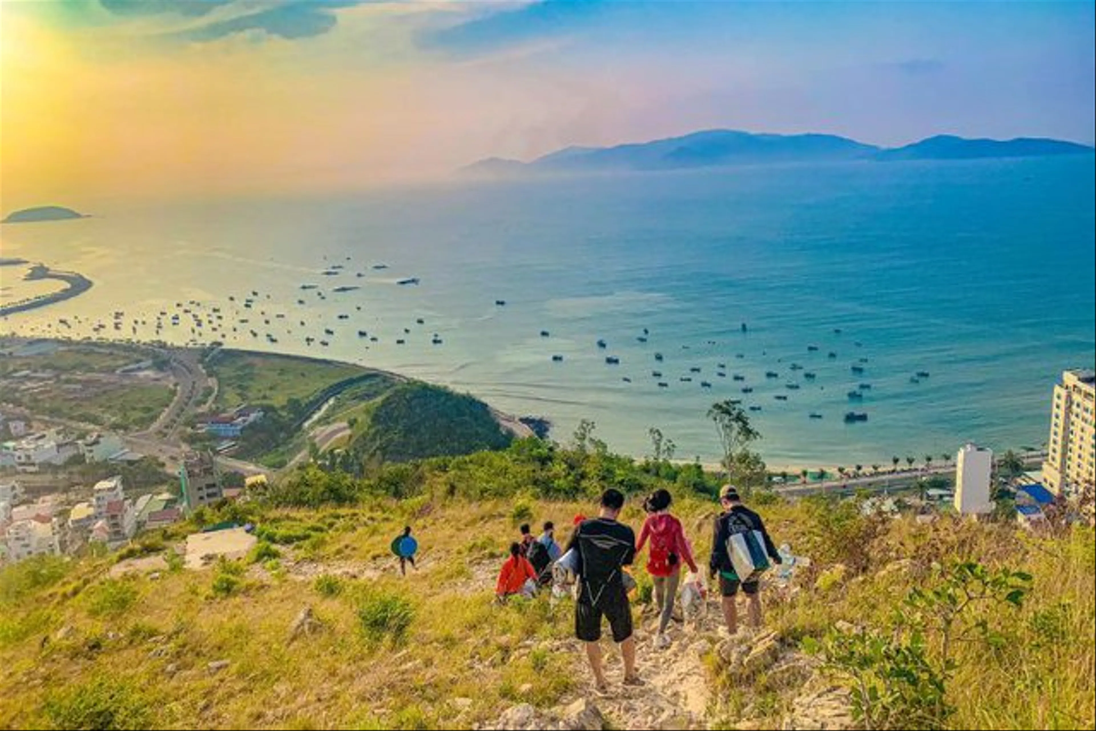 Thử Thách Leo Núi Cô Tiên: Chinh Phục Đỉnh Cao Với Góc Nhìn Tuyệt Đẹp