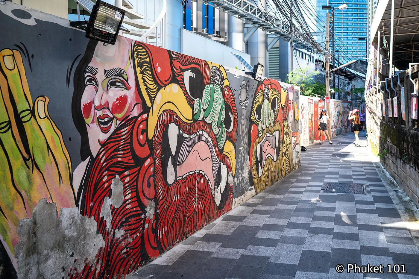 Navigating Talat Noi's Street Art Scene