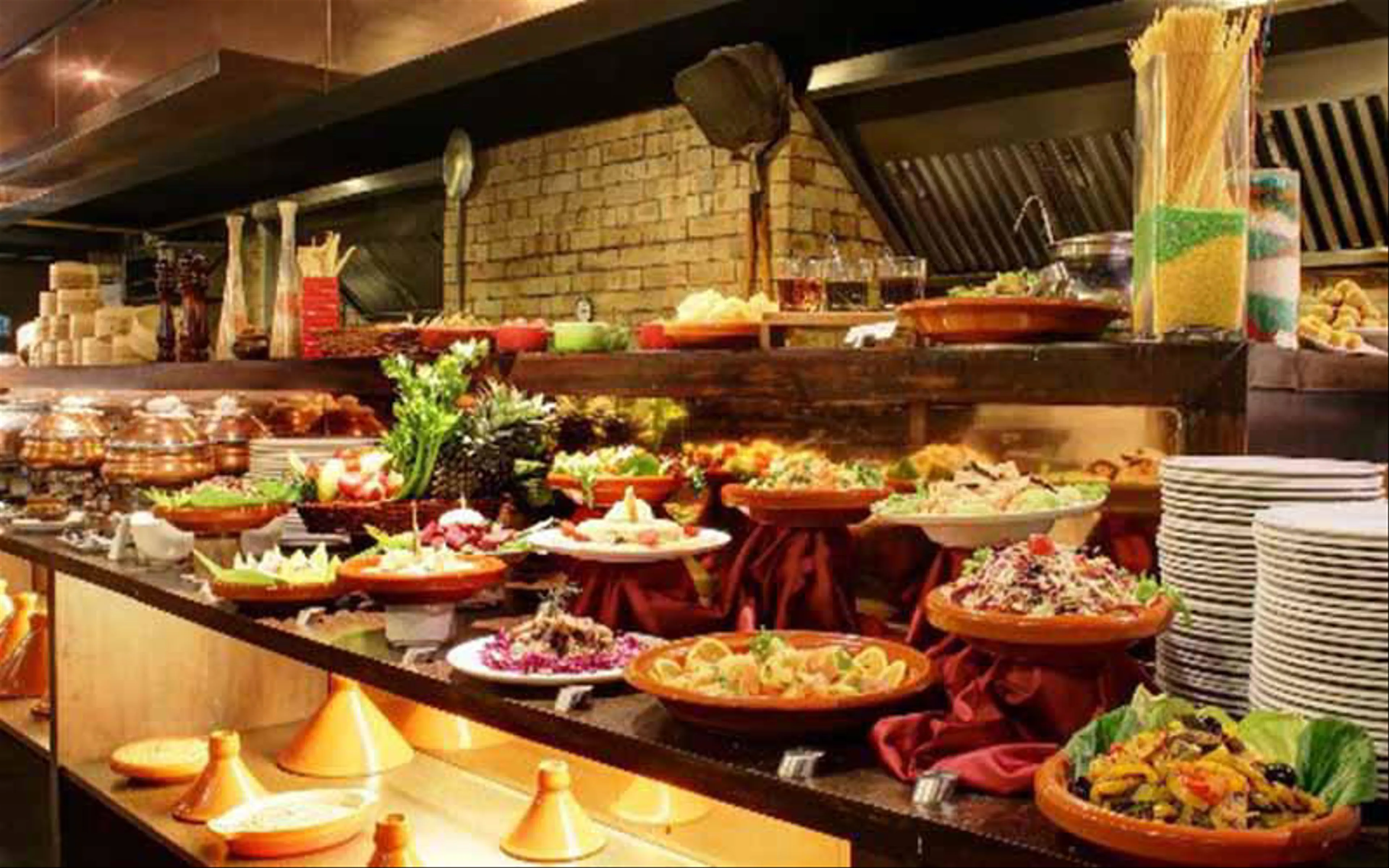 Thưởng Thức Ẩm Thực Độc Đáo Tại Khu Phố Le Marais, Paris