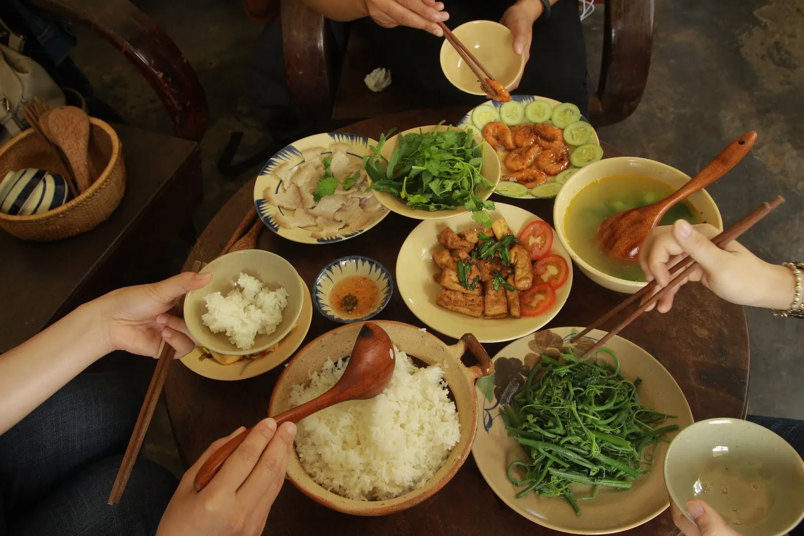 Culinary Etiquette: How to Eat Like a Local in Hanoi