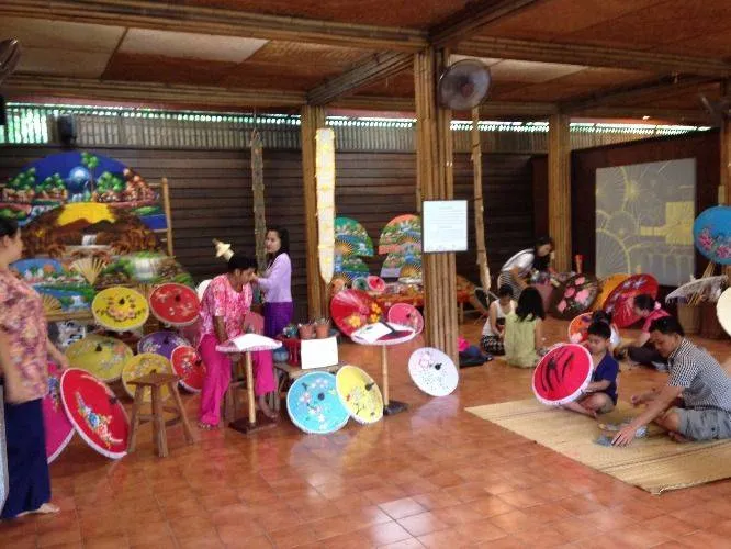 Cultural Experiences: Workshops and Artisan Tours