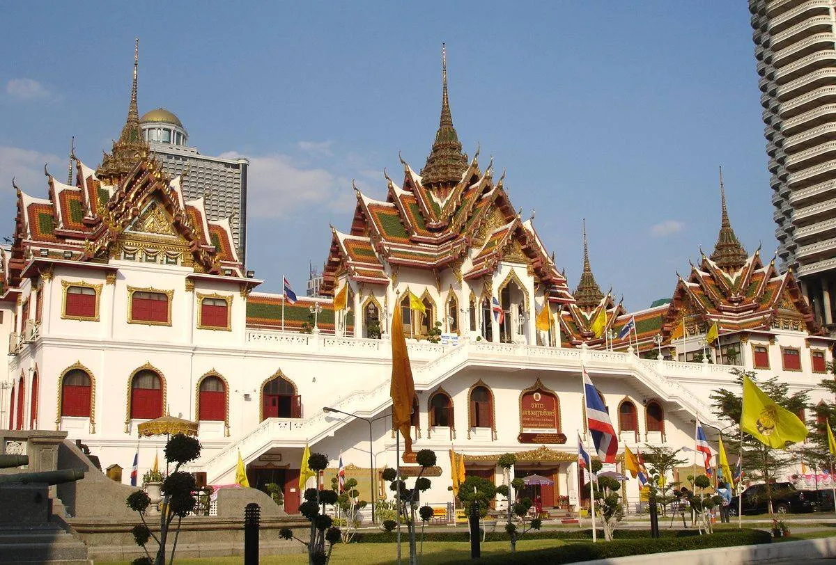 wat yannawa, temples in bangkok, chao phraya river | TakeMeTour