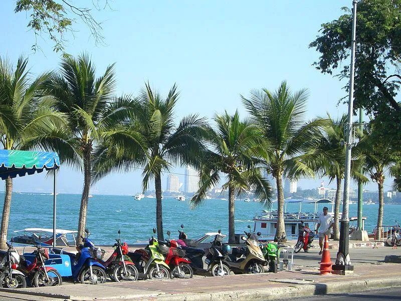 Pattaya Beach - Trazy, Your Travel Shop for Asia