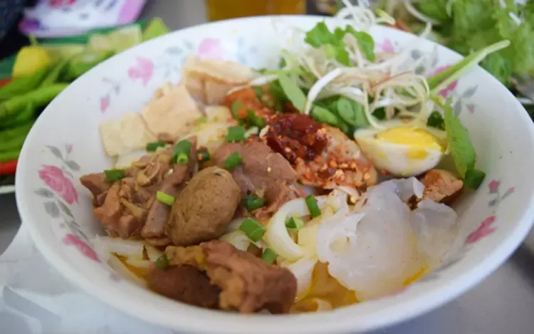Quán Mì Quảng Hồng Vân - Giá cả phải chăng