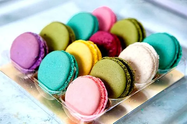 Cách thưởng thức macaron đúng điệu