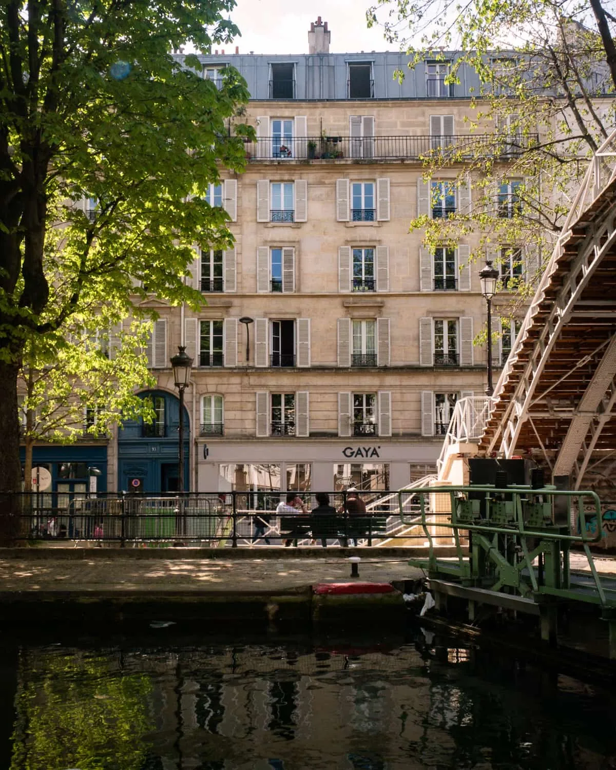 Exploring the Bohemian Vibe of Canal Saint-Martin