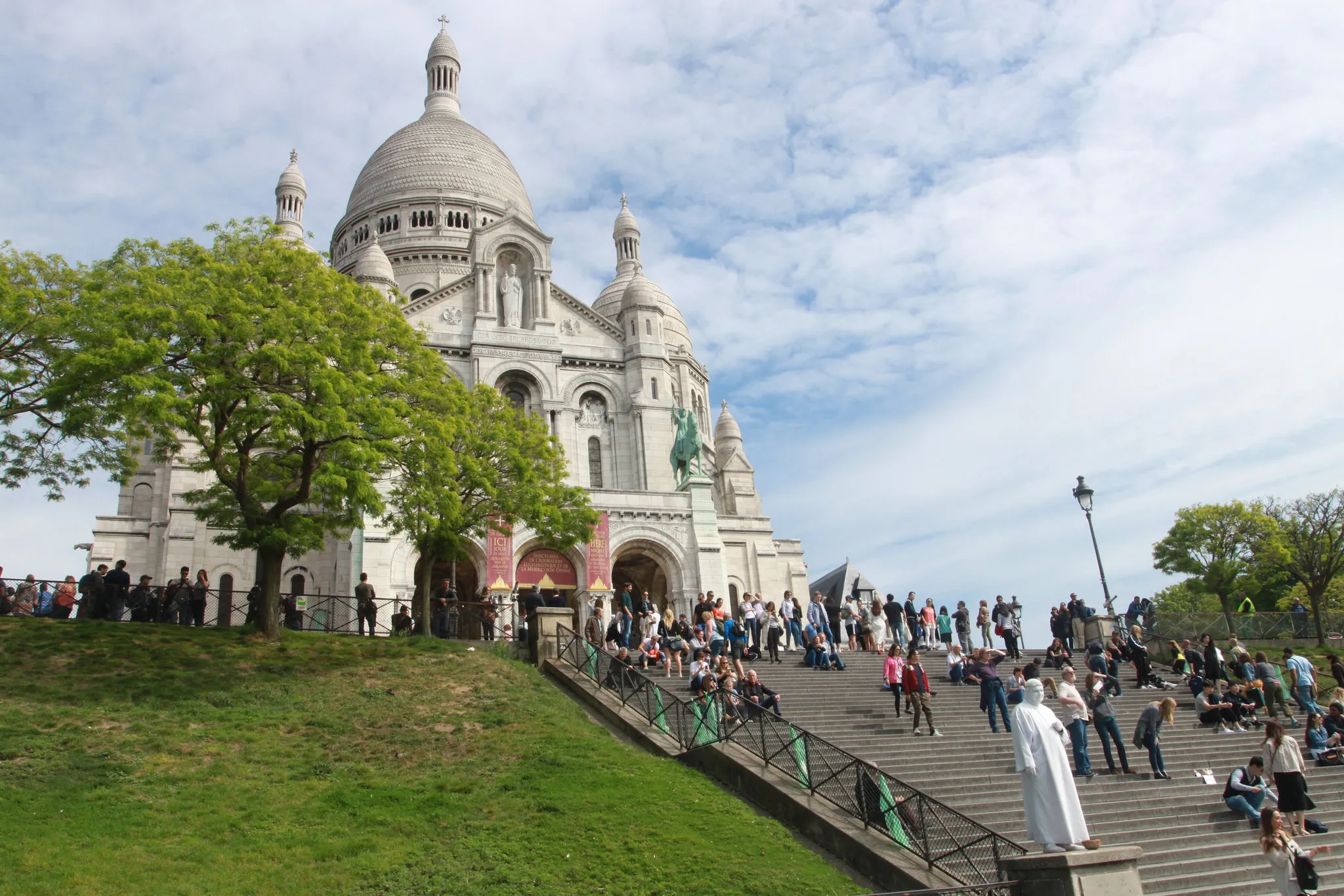 Bí Quyết Tham Quan Montmartre Hiệu Quả